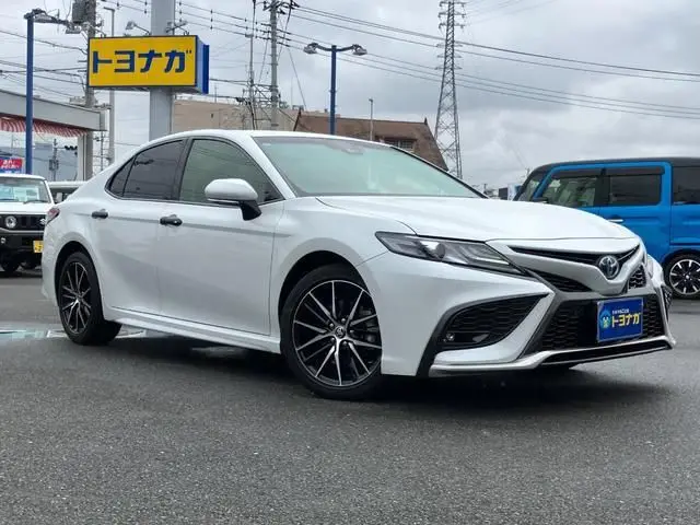 2023 Toyota Camry WS Pearl Sedan for sale, Japanese used car export | GULJI TRADERS