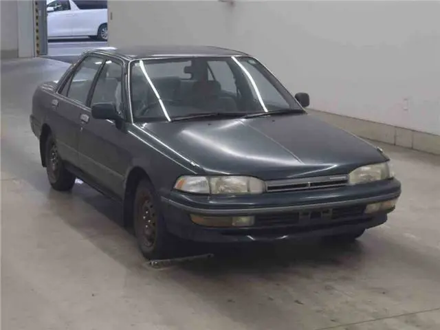 1991 Toyota Carina ★Cold weather specifications - photo 1 1991 Toyota Carina ★Cold weather specifications Green Sedan for sale, Japanese used car export - photo 1 of 10 | GULJI TRADERS