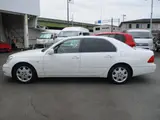 2001 Toyota Celsior B specification eR version Pearl Sedan for sale, Japanese used car export - photo 11 of 21 | GULJI TRADERS