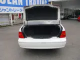 2001 Toyota Celsior B specification eR version Pearl Sedan for sale, Japanese used car export - photo 18 of 21 | GULJI TRADERS