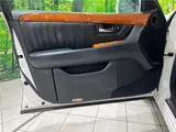 2002 Toyota Celsior B specification eR version Pearl Sedan for sale, Japanese used car export - photo 12 of 30 | GULJI TRADERS
