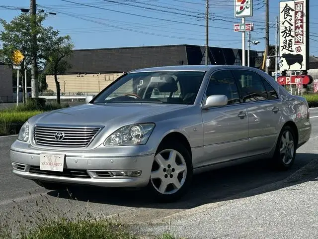 2003 Toyota Celsior C Show - photo 1 2003 Toyota Celsior C Show Silver Sedan for sale, Japanese used car export - photo 1 of 21 | GULJI TRADERS