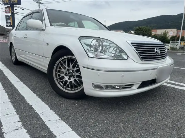 2003 Toyota Celsior C Specification F Package Interior Selection - photo 1 2003 Toyota Celsior C Specification F Package Interior Selection Pearl Sedan for sale, Japanese used car export - photo 1 of 37 | GULJI TRADERS