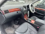 2003 Toyota Celsior C Specification F Package Interior Selection Pearl Sedan for sale, Japanese used car export - photo 34 of 37 | GULJI TRADERS