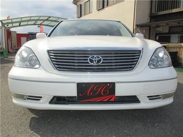 2003 Toyota Celsior C Interior Selection Pearl Sedan for sale, Japanese used car export - photo 1 of 68 | GULJI TRADERS