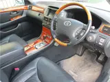 2003 Toyota Celsior C Interior Selection Pearl Sedan for sale, Japanese used car export - photo 3 of 68 | GULJI TRADERS