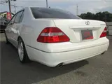 2003 Toyota Celsior C Interior Selection Pearl Sedan for sale, Japanese used car export - photo 27 of 68 | GULJI TRADERS