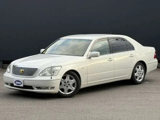 2004 Toyota Celsior 4.3 A specification Pearl Sedan for sale, Japanese used car export | GULJI TRADERS