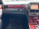 2004 Toyota Celsior 4.3 C Specification Interior Selection Pearl Sedan for sale, Japanese used car export - photo 33 of 70 | GULJI TRADERS