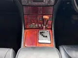 2004 Toyota Celsior 4.3 C Specification Interior Selection Pearl Sedan for sale, Japanese used car export - photo 39 of 70 | GULJI TRADERS