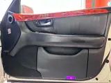 2004 Toyota Celsior 4.3 C Specification Interior Selection Pearl Sedan for sale, Japanese used car export - photo 46 of 70 | GULJI TRADERS
