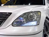 2004 Toyota Celsior 4.3 C Specification Interior Selection Pearl Sedan for sale, Japanese used car export - photo 60 of 70 | GULJI TRADERS