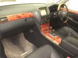 2004 Toyota Celsior C Interior Selection Pearl Sedan for sale, Japanese used car export - photo 4 of 11 | GULJI TRADERS
