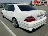 2004 Toyota Celsior C Interior Selection Pearl Sedan for sale, Japanese used car export - photo 2 of 12 | GULJI TRADERS