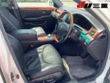 2004 Toyota Celsior C Interior Selection Pearl Sedan for sale, Japanese used car export - photo 4 of 12 | GULJI TRADERS