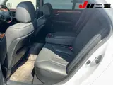 2004 Toyota Celsior C Interior Selection Pearl Sedan for sale, Japanese used car export - photo 10 of 12 | GULJI TRADERS