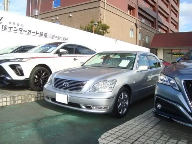 2004 Toyota Celsior Specification A - photo 1 2004 Toyota Celsior Specification A Silver Sedan for sale, Japanese used car export - photo 1 of 9 | GULJI TRADERS