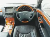 2005 Toyota Celsior C Specification Interior Selection Pearl Sedan for sale, Japanese used car export - photo 17 of 78 | GULJI TRADERS