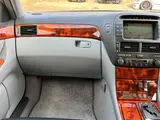 2005 Toyota Celsior 4.3 C specification F package Black Sedan for sale, Japanese used car export - photo 18 of 73 | GULJI TRADERS