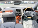 2005 Toyota Celsior eR version, genuine leather, SR, Mark Levinson Silver Sedan for sale, Japanese used car export - photo 7 of 48 | GULJI TRADERS