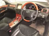 2006 Toyota Celsior C Show Interior Selection Pearl Sedan for sale, Japanese used car export - photo 3 of 11 | GULJI TRADERS