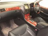 2006 Toyota Celsior C Show Interior Selection Pearl Sedan for sale, Japanese used car export - photo 4 of 11 | GULJI TRADERS