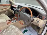 2006 Toyota Celsior A Show Pearl Sedan for sale, Japanese used car export - photo 5 of 7 | GULJI TRADERS