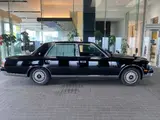 2007 Toyota Century Base grade: Genuine leather, air suspension, electric lace curtains Black Sedan for sale, Japanese used car export - photo 11 of 50 | GULJI TRADERS