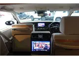 2018 Toyota Century Base grade, optional cold weather package, rear three-panel curtains, one-owner vehicle. Other Sedan for sale, Japanese used car export - photo 12 of 80 | GULJI TRADERS