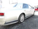 2021 Toyota Century Base grade / Full aero kit / Excellent condition leather / Corporate owner (one owner) Silver Sedan for sale, Japanese used car export - photo 13 of 80 | GULJI TRADERS