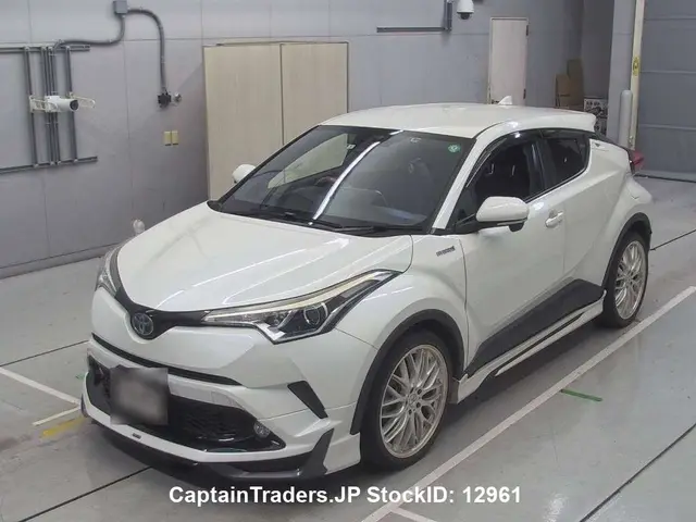2017 Toyota Ch-r - photo 1 2017 Toyota Ch-r Pearl white SUV for sale, Japanese used car export | GULJI TRADERS