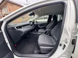 2020 Toyota Corolla Hybrid SE-FOUR Pearl Sedan for sale, Japanese used car export - photo 33 of 77 | GULJI TRADERS