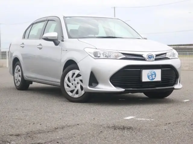 2018 Toyota Corolla Axio Hybrid G Seat Heater - photo 1 2018 Toyota Corolla Axio Hybrid G Seat Heater Silver Sedan for sale, Japanese used car export - photo 1 of 9 | GULJI TRADERS