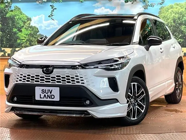 2025 Toyota Corolla Cross Hybrid Z Pearl SUV for sale, Japanese used car export - photo 1 of 30 | GULJI TRADERS
