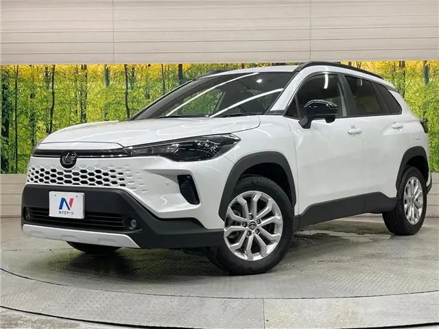 2025 Toyota Corolla Cross Hybrid S Pearl SUV for sale, Japanese used car export - photo 1 of 30 | GULJI TRADERS