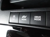 2025 Toyota Corolla Cross Hybrid Z Sedan for sale, Japanese used car export - photo 37 of 79 | GULJI TRADERS