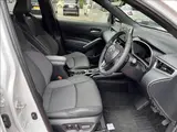 2025 Toyota Corolla Cross Hybrid Z_MO Aero_Panoramic Roof Pearl SUV for sale, Japanese used car export - photo 9 of 46 | GULJI TRADERS
