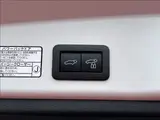 2025 Toyota Corolla Cross Hybrid Z_MO Aero_Panoramic Roof Pearl SUV for sale, Japanese used car export - photo 15 of 46 | GULJI TRADERS