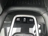 2025 Toyota Corolla Cross Hybrid Z_MO Aero_Panoramic Roof Pearl SUV for sale, Japanese used car export - photo 34 of 46 | GULJI TRADERS