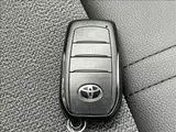 2025 Toyota Corolla Cross Hybrid Z_MO Aero_Panoramic Roof Pearl SUV for sale, Japanese used car export - photo 37 of 46 | GULJI TRADERS