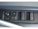 2025 Toyota Corolla Cross 1.8 Hybrid Z Pearl SUV for sale, Japanese used car export - photo 27 of 38 | GULJI TRADERS