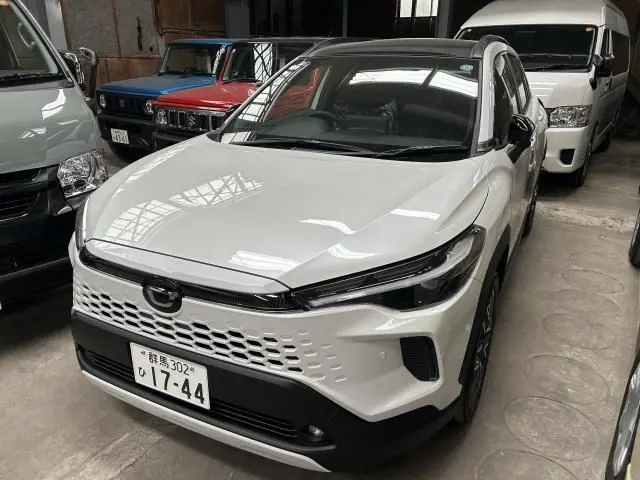2026 Toyota Corolla Cross Hybrid Z - photo 1 2026 Toyota Corolla Cross Hybrid Z Pearl SUV for sale, Japanese used car export - photo 1 of 7 | GULJI TRADERS