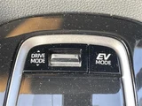 2019 Toyota Corolla Touring Hybrid S Van for sale, Japanese used car export - photo 20 of 24 | GULJI TRADERS