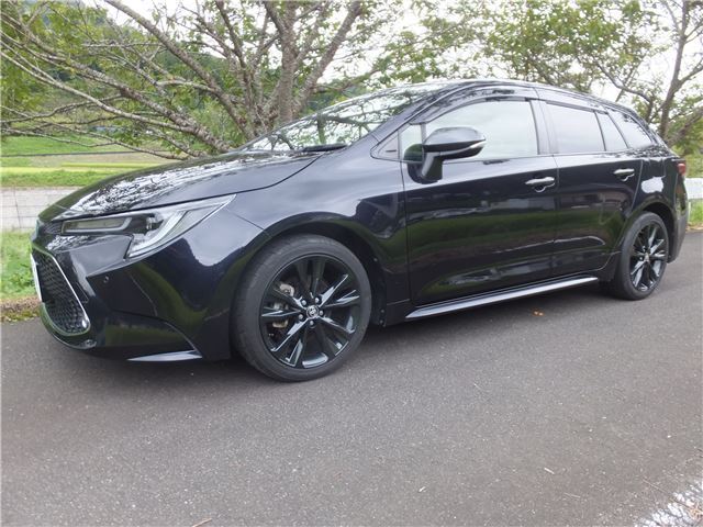 2020 Toyota Corolla Touring Hybrid Van for sale, Japanese used car export - photo 1 of 11 | GULJI TRADERS