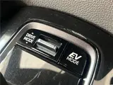 2022 Toyota Corolla Touring Hybrid Double By Pearl Van for sale, Japanese used car export - photo 16 of 30 | GULJI TRADERS