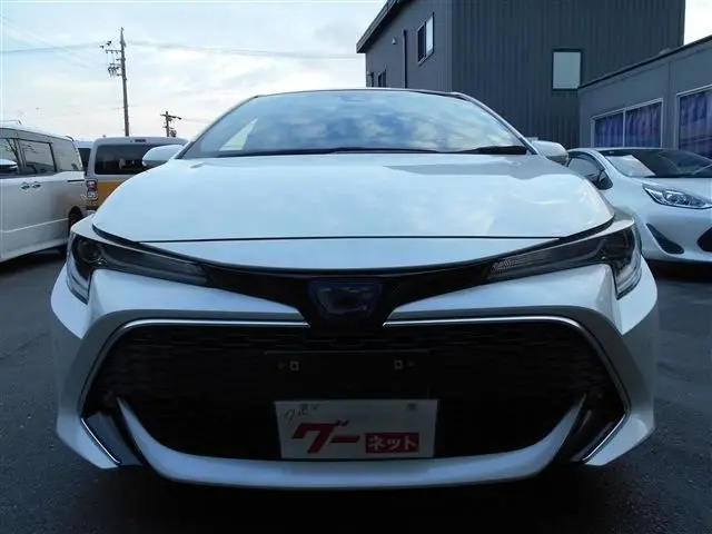 2018 Toyota Corollasport HV G Z Pearl Coupe for sale, Japanese used car export - photo 1 of 20 | GULJI TRADERS