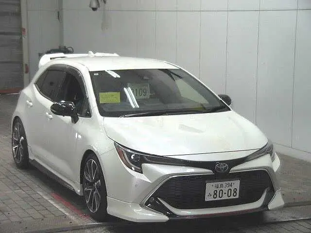 2018 Toyota Corollasport Hybrid G ​​Z Pearl Coupe for sale, Japanese used car export - photo 1 of 9 | GULJI TRADERS