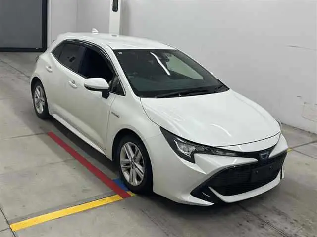 2018 Toyota Corollasport Hybrid G - photo 1 2018 Toyota Corollasport Hybrid G Pearl Coupe for sale, Japanese used car export - photo 1 of 7 | GULJI TRADERS