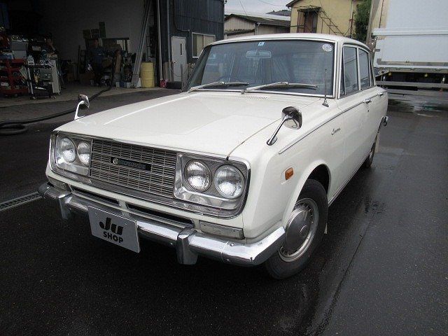 1964 Toyota Corona DX, 1964 model, single license plate (5 number plate) White Color changed Sedan for sale, Japanese used car export | GULJI TRADING