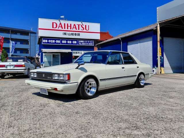 1982 Toyota Cresta Super Lucent - photo 1 1982 Toyota Cresta Super Lucent White Sedan for sale, Japanese used car export | GULJI TRADING